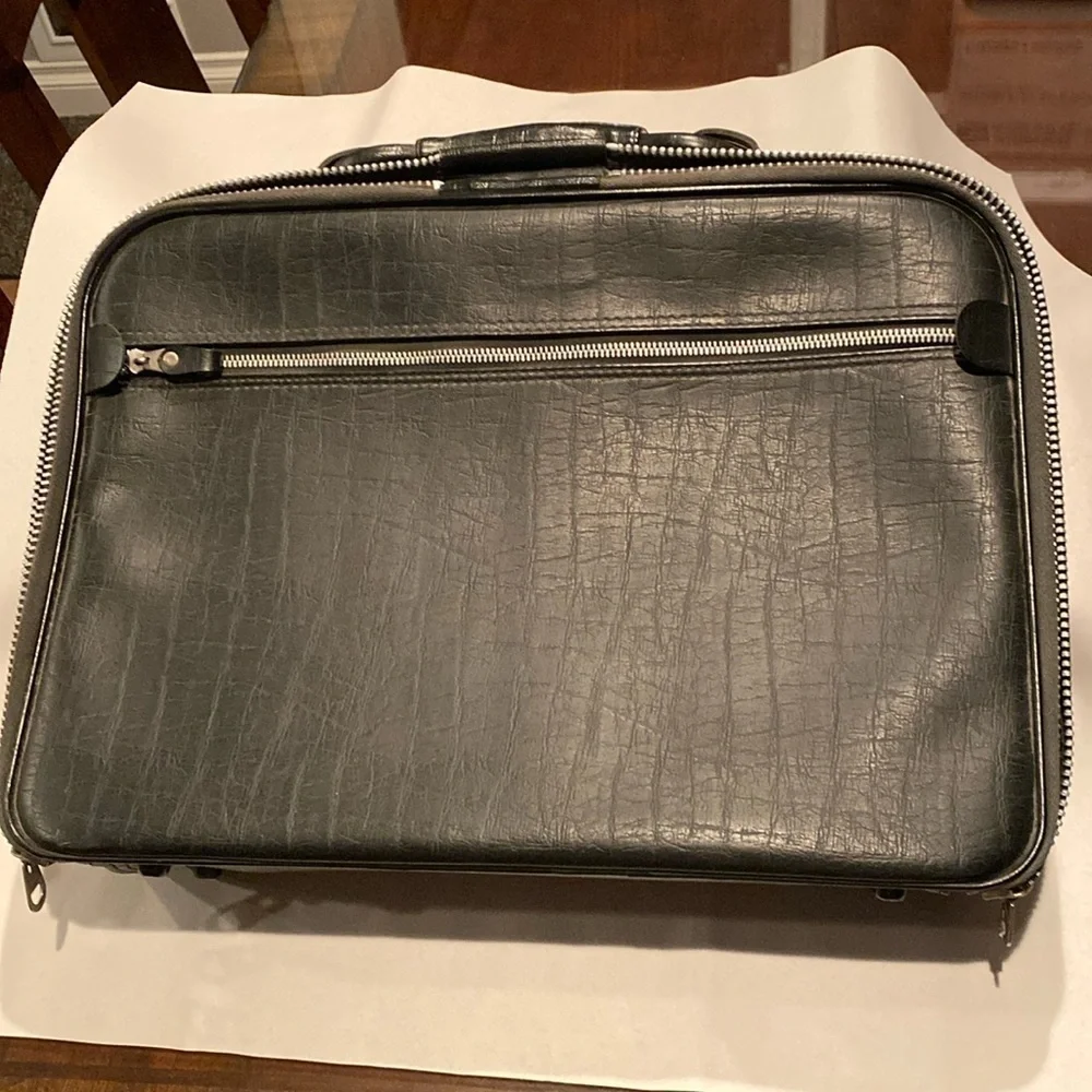 Vintage Bantam Travelware small carry on or briefcase